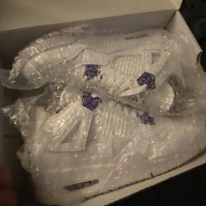 Jordan 4 Retro Mid Purple Metallic